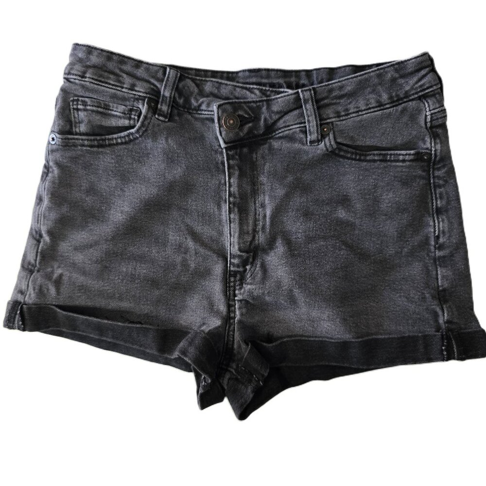 American Eagle Women’s Black Faded Denim Cuffed Shorts Size 8